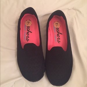 Skechers slip ons